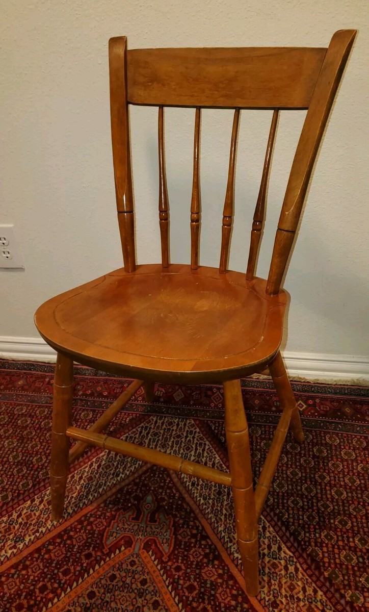 Nichols & Stone Vintage Thumb Back Spindle Windsor Chair Original