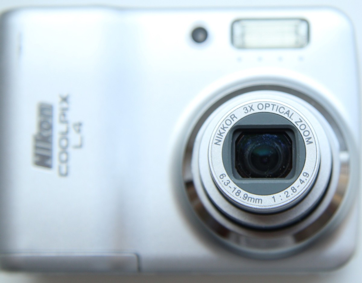Nikon COOLPIX シルバー s-l1200.jpg