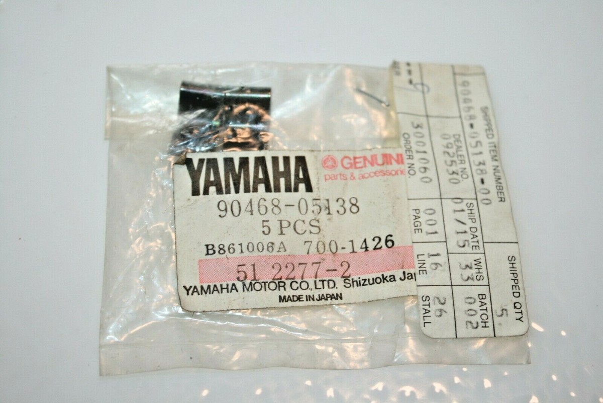 ＳＯＬＤ ＯＵＴ! 2 YAMAHA SNOWMOBILE HOOD VENT CLIPS 90468-05138 SRV XLV ET340
