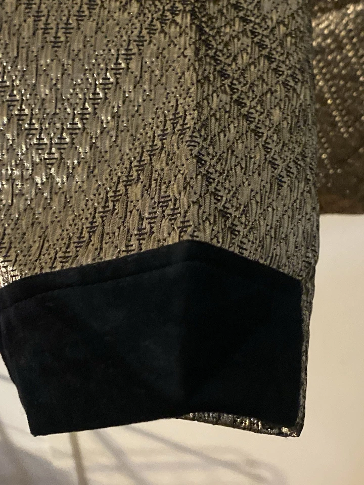 Blazer formal MR TURK by Designer Trina Turk, talla 42 dorado forrado en negro Foto 3 de 4
