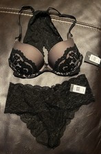 Frederick  s Of Hollywood Bra  Panties Set 32B Heartthrob Lace NWT