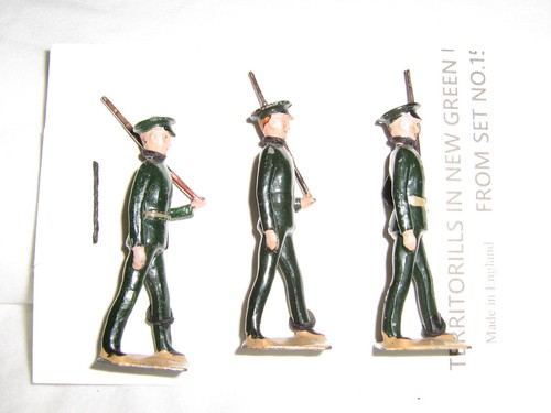 VTG BRITAINS TERRITORILLS IN NEW GREEN UNIFORM FROM SET #1538