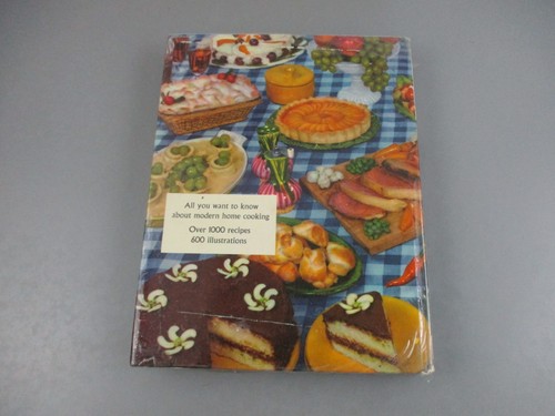 Cookery In Colour by Leila C. Howard The Australian Women's Weekly 60s Patten DJ - Picture 2 of 5
