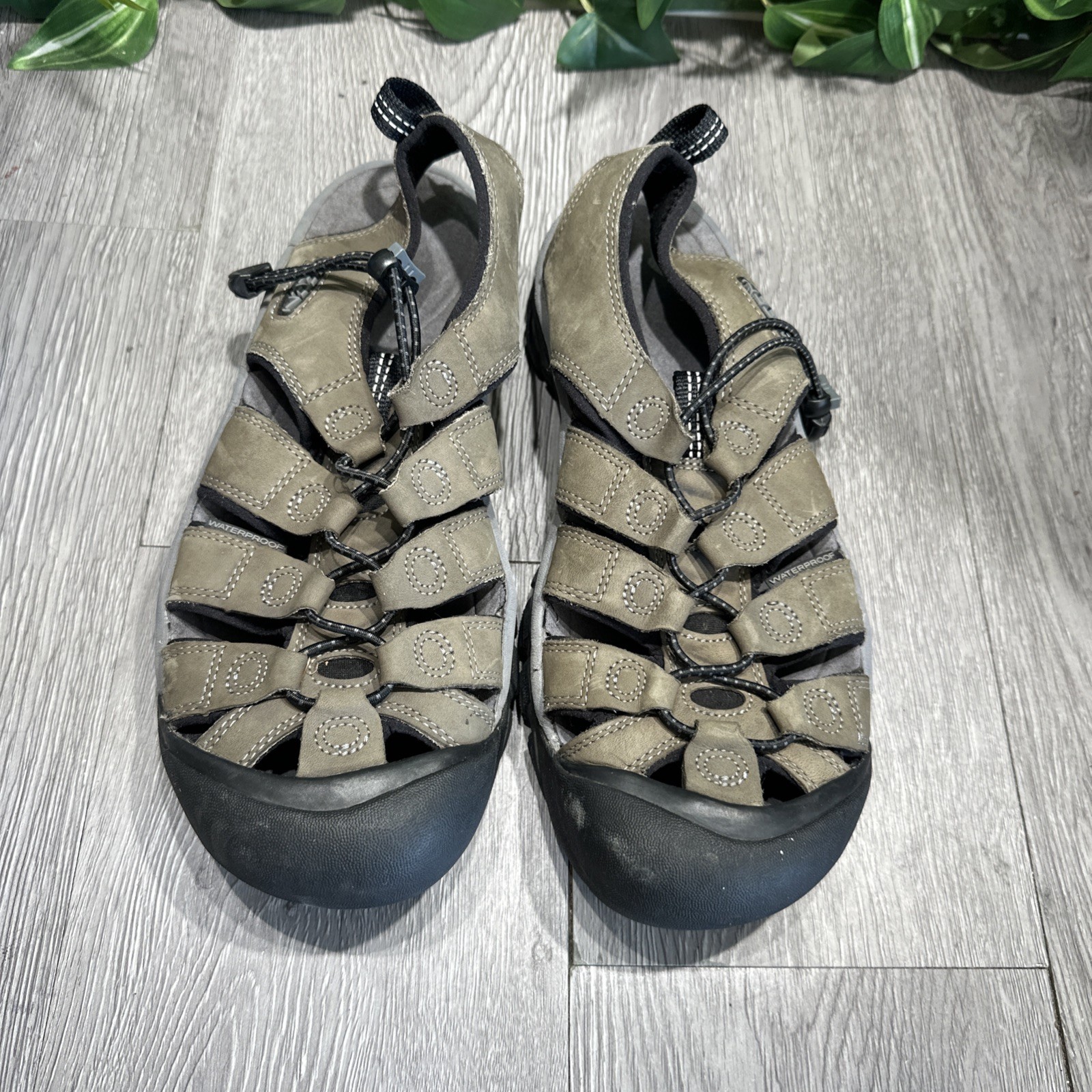 Sandali da uomo KEEN Newport punta chiusa comodi resistenti in pelle misura 8 5