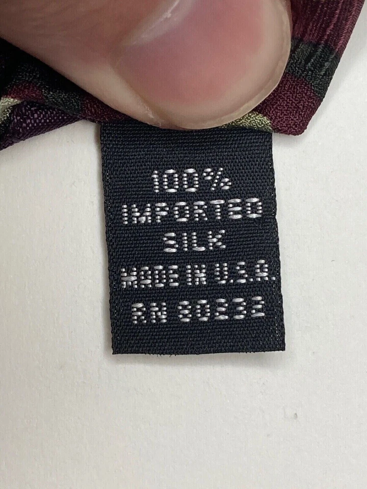 Corbata formal Class Club para hombre 50"Lx3"W roja/verde Foto 4 de 4