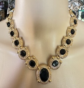 Authentic Vintage Nina Ricci Glass Gold Plated Collar Necklace