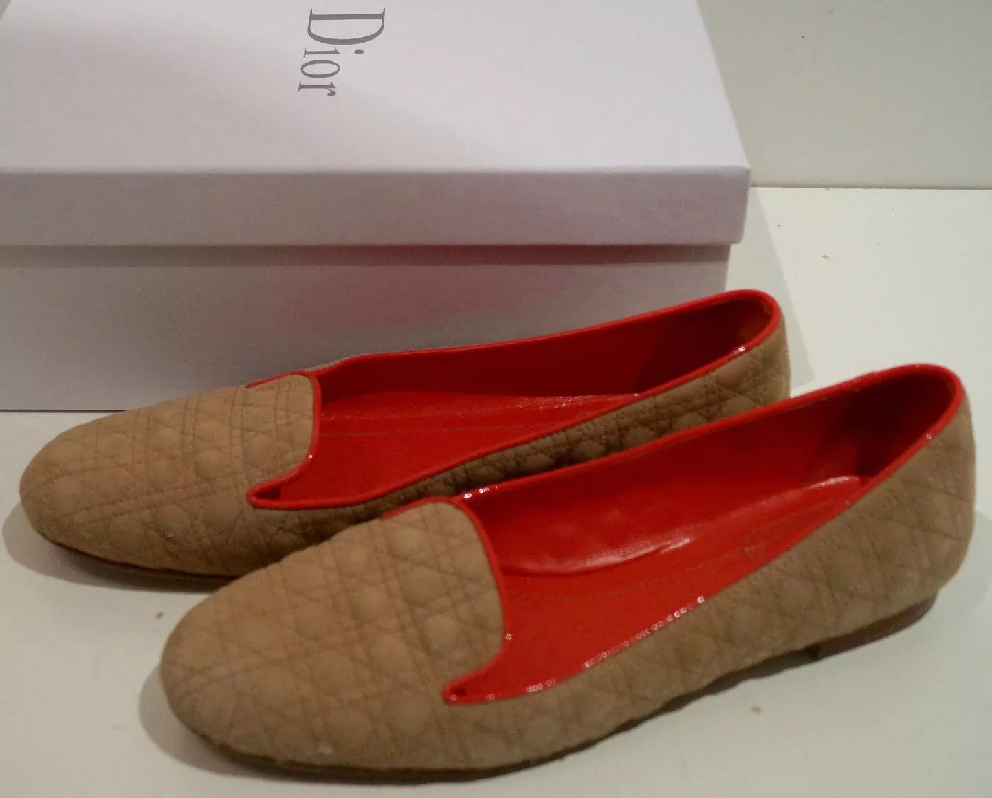 Chaussures mocassins plats CHRISTIAN DIOR beige marron daim matelassé bordure rouge EU40 UK7