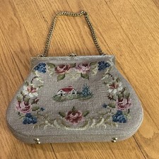 Beautiful Clean Vintage 11x8  Flower Floral Cottage House Needlepoint Purse