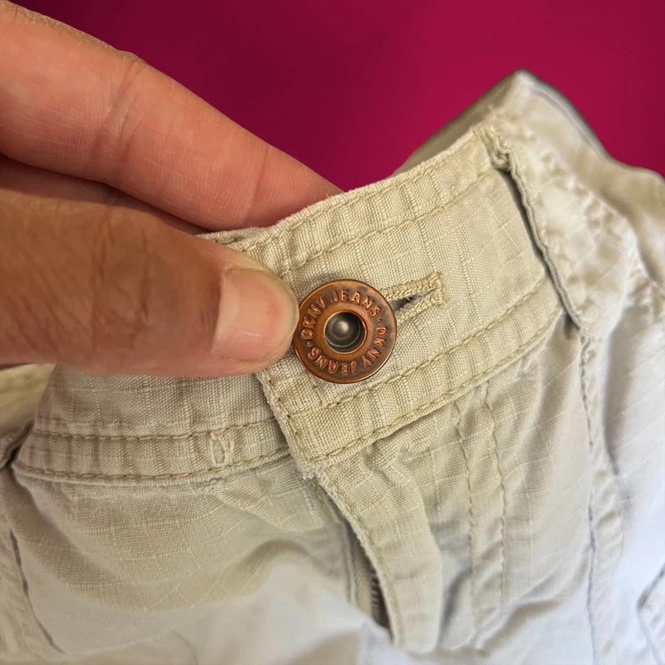 Vintage Y2K DKNY Cargo Mom Shorts 100% Cotton Preppy Women's Size 4 Golf Safari - Image 3 of 4