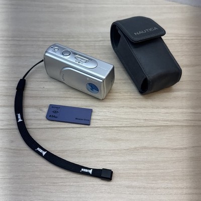 Sony Cyber-shot DSC-U30 2.0MP Mini Digital Camera Silver Tested w/ Case Card