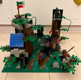 LEGO System Castle Dark Forest Fortress 6079 (1996) - As Is