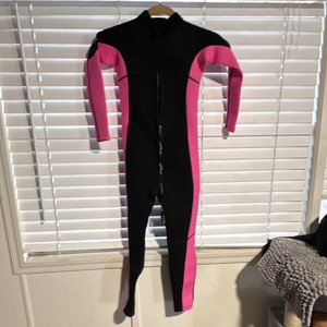 Hero Youth Full Wetsuit Black/Pink Size 10 Slim Fit Wetsuit for Youth
