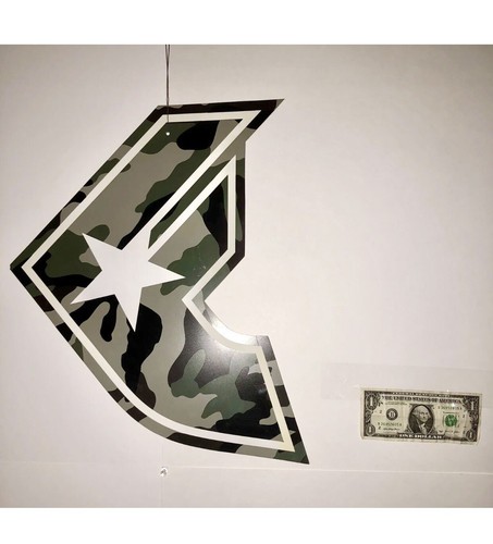 RARE Famous Stars And Straps Acrylic Camo BOH Display Travis Barker ...