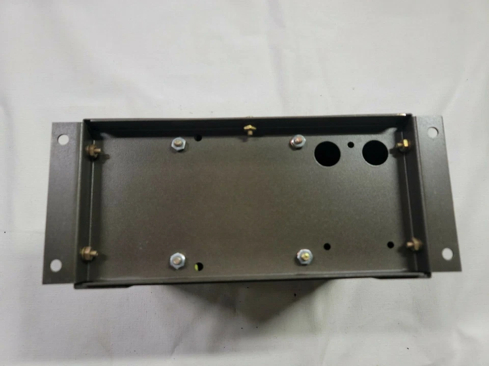 CONTROLE OPERADO POR MOTOR ELÉTRICO BASLER 90-72300-114 - Imagem 2 de 4