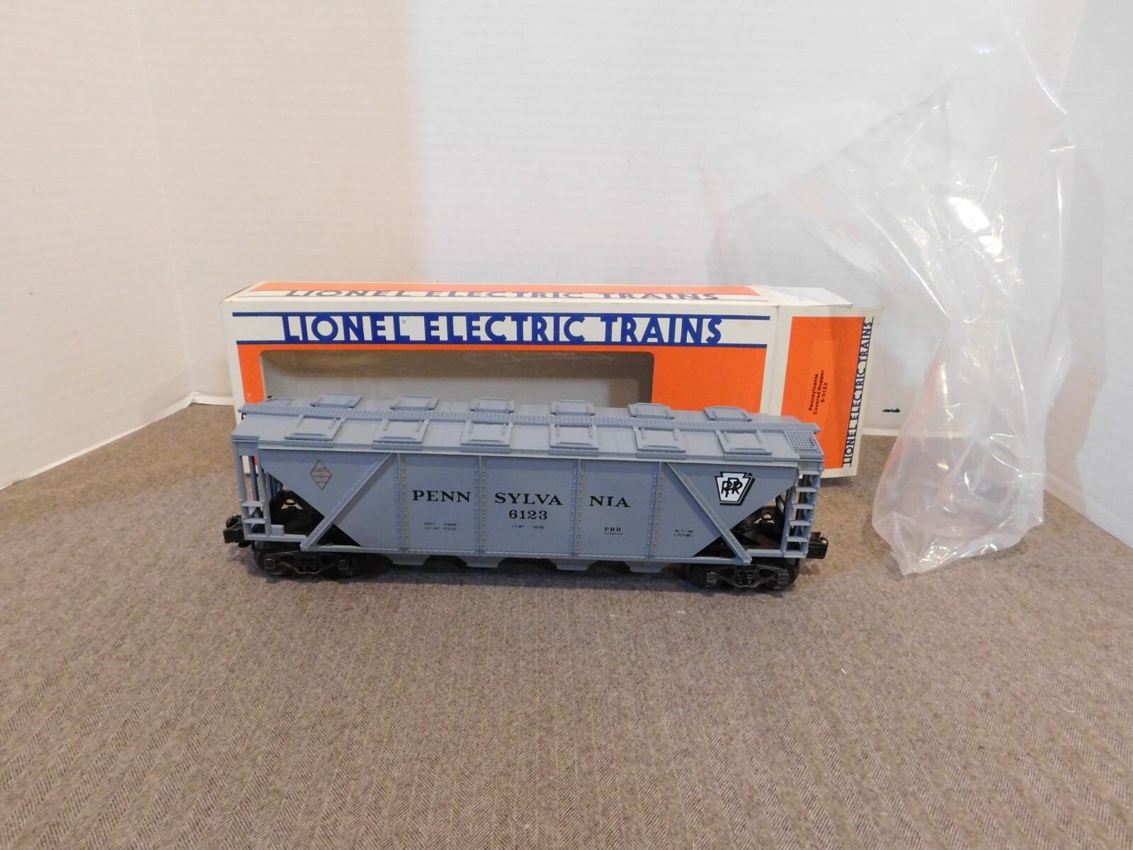 Lionel 6-6123 Pennsylvania Covered Hoppper
