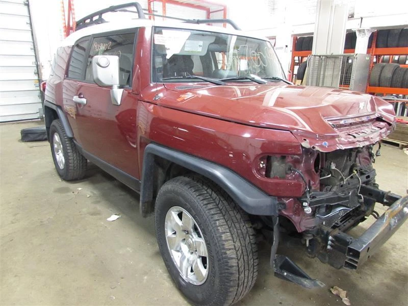 Used Engine Coolant Reservoir fits: 2008 Toyota Fj cruiser  Grade A - Image 3 of 4