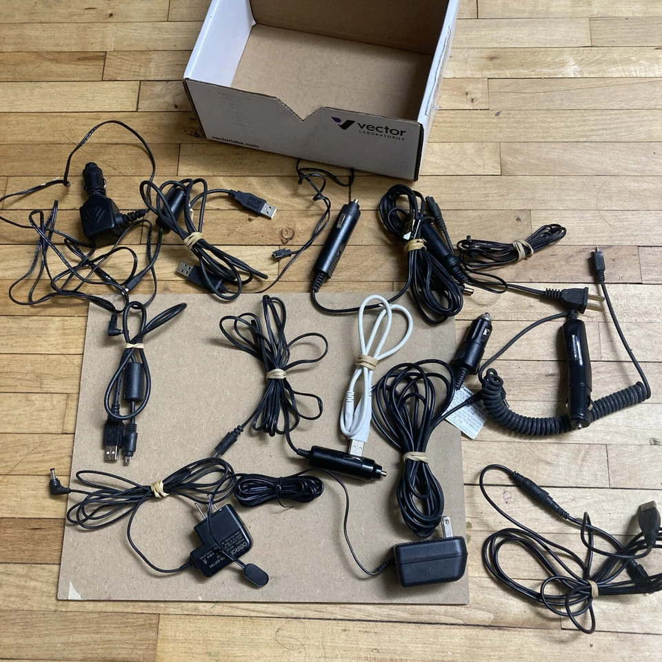 Lote De Colección USADO de 10+ Cargadores De Teléfono Celular Adaptadores Cables ¡SIN PROBAR! OFERTA Foto 2 de 4