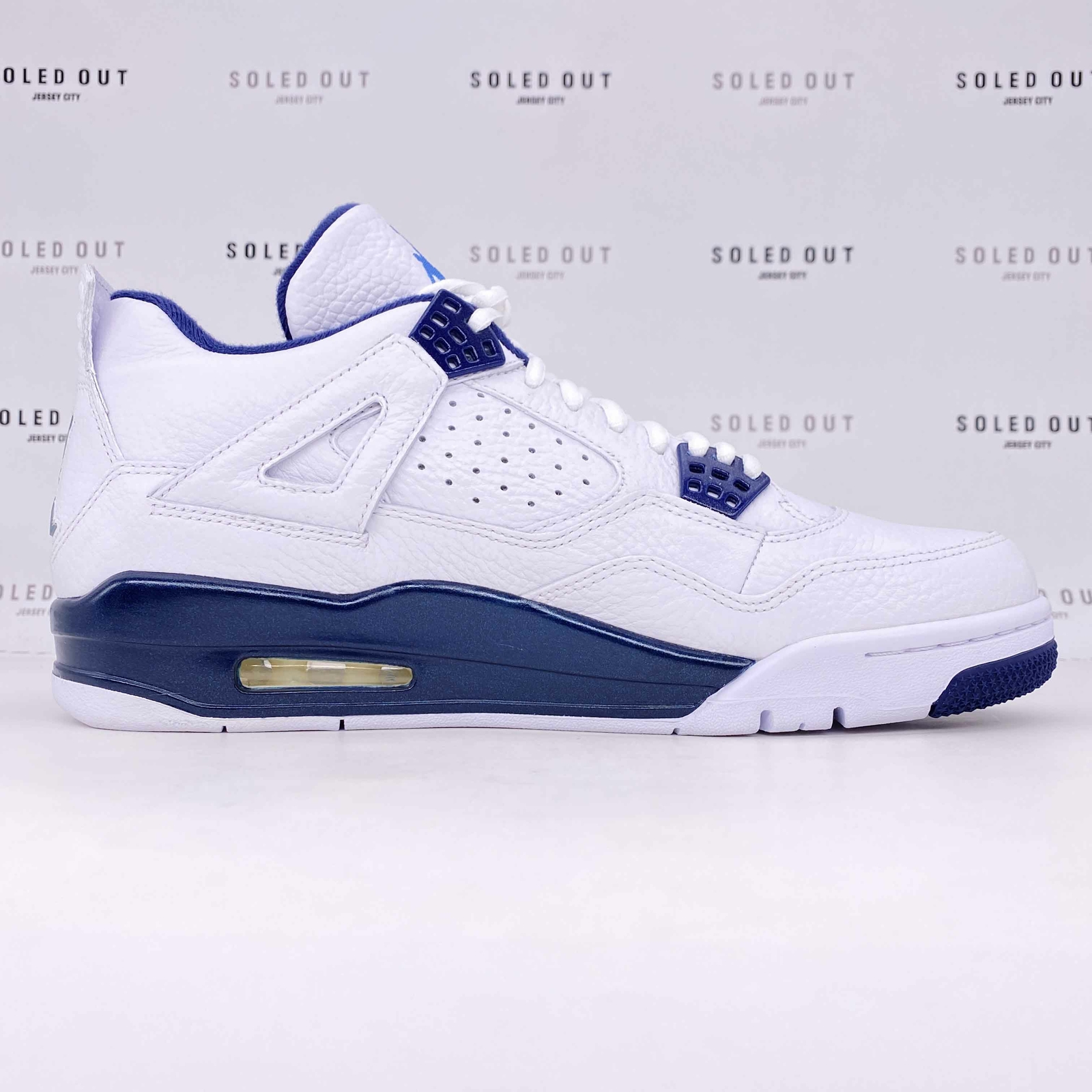 Size 10.5 - Jordan 4 Retro LS Legend 