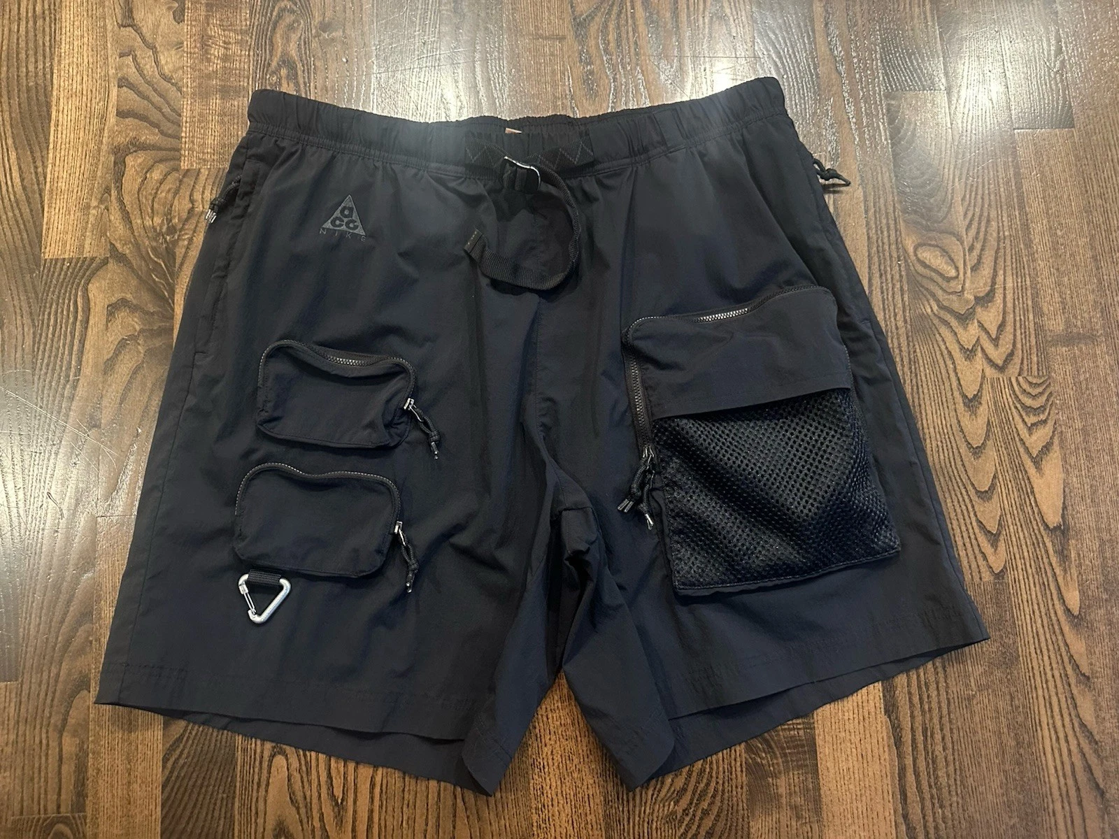Nike ACG Outdoor Hiking Cargo Shorts DWR Size XL Adjustable Belt (CK7845-013)
Opens in a new window