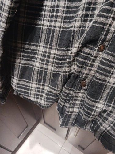 Berkley Jensen Men's Hooded Flannel Quilted Jacket. Size L - Picture 7 of 12