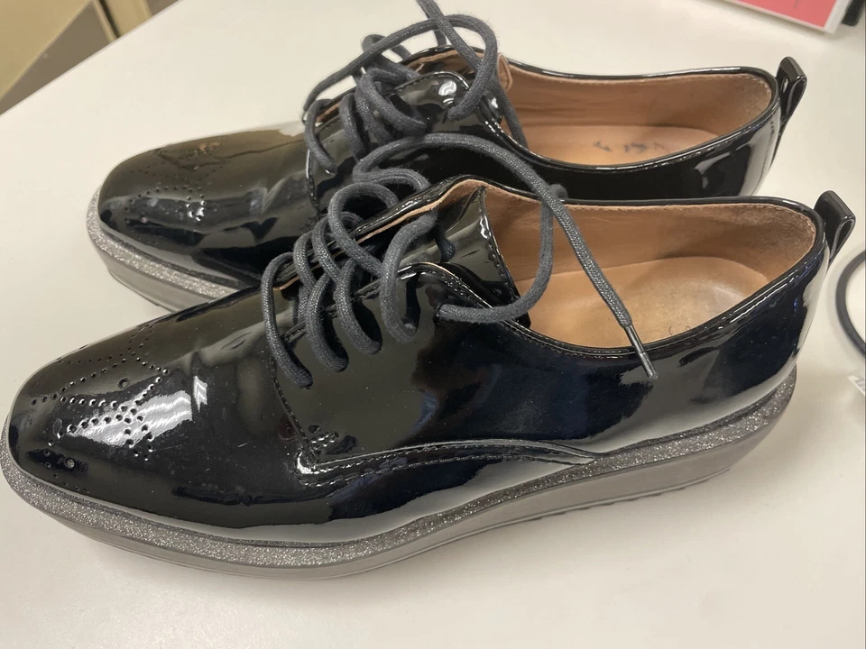 Zapatos Oxford Johnston & Murphy Gracelyn Brogue para mujer 7,5 M charol negro