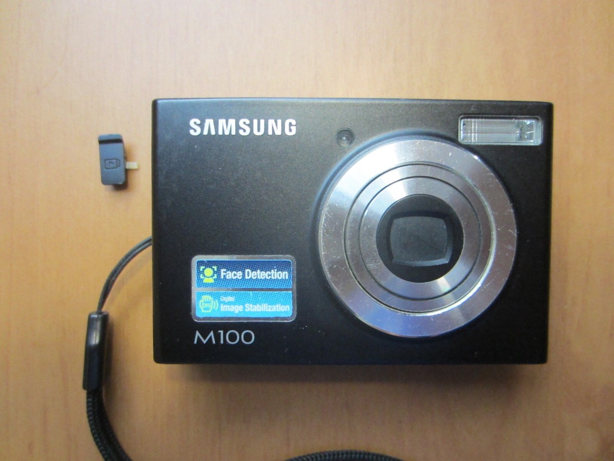 Samsung M100 Digital Camera 8.2MP Black Charger Memory card Works
