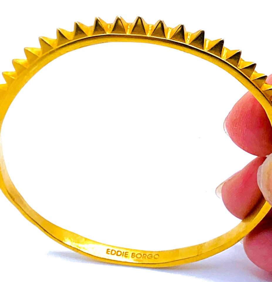 Brazalete Brazalete Pirámide Cono Espiga Tono Dorado Martillado Firmado EDDIE BORGO S/M Foto 3 de 4