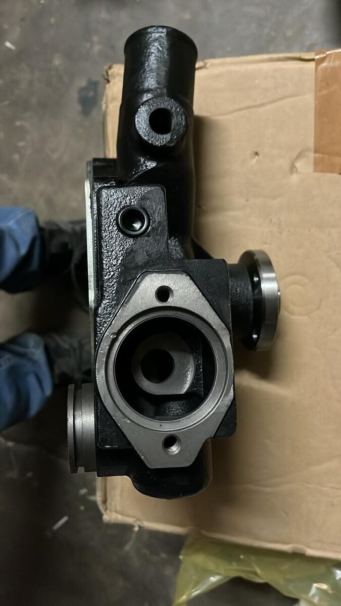 Cummins Water Pump B3.3 P/n 3800883, 5404284, 5301482 Cummins Water Pump B3.3 P/n 3800883, 5404284, 5301482