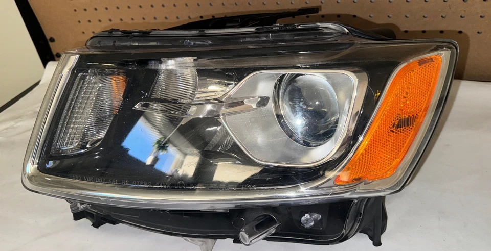 2014 2015 2016 Jeep Grand Cherokee Headlight OEM Left Driver Halogen 68110997AD - Изображение 2 из 4