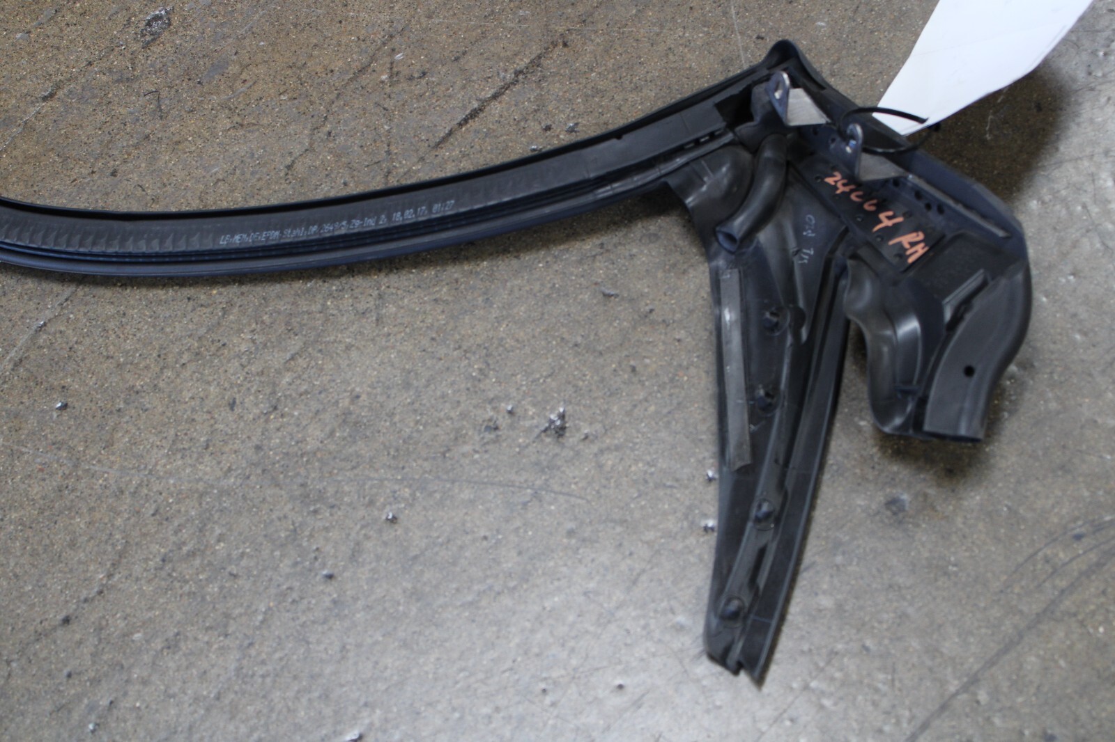 Lamborghini Huracan LP610 Spyder, RH, Door Seal on Body, Used, P/N 4T7831708A