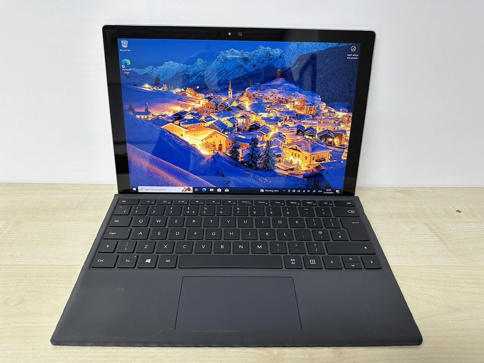 Microsoft Surface Pro 4 2 in 1 Laptop touchscreen i5-6300U 4GB RAM 256GB SSD - Image 2 of 4