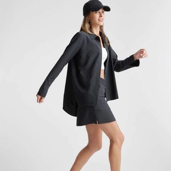 Quince Performance Tech Button Down Blouse Size M… - image 4