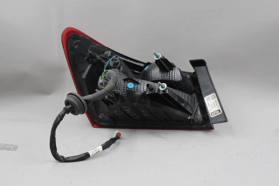 Cuarto de luz trasera pasajero derecho montado para Chevrolet Malibu 16-25 OEM 41388 Foto 2 de 3