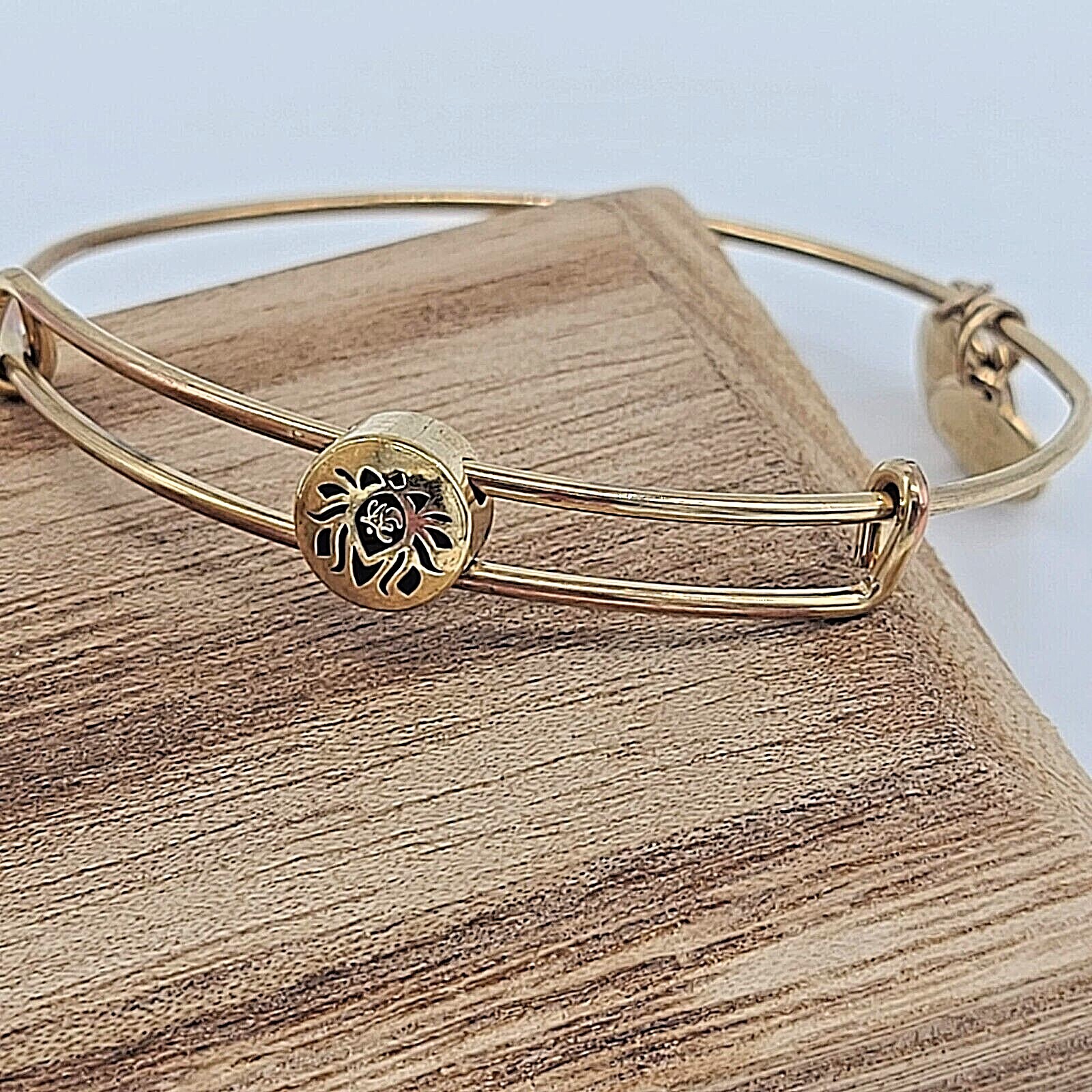 Alex and Ani Shiny Gold "Lotus Peace Petals" Slider B… Gem