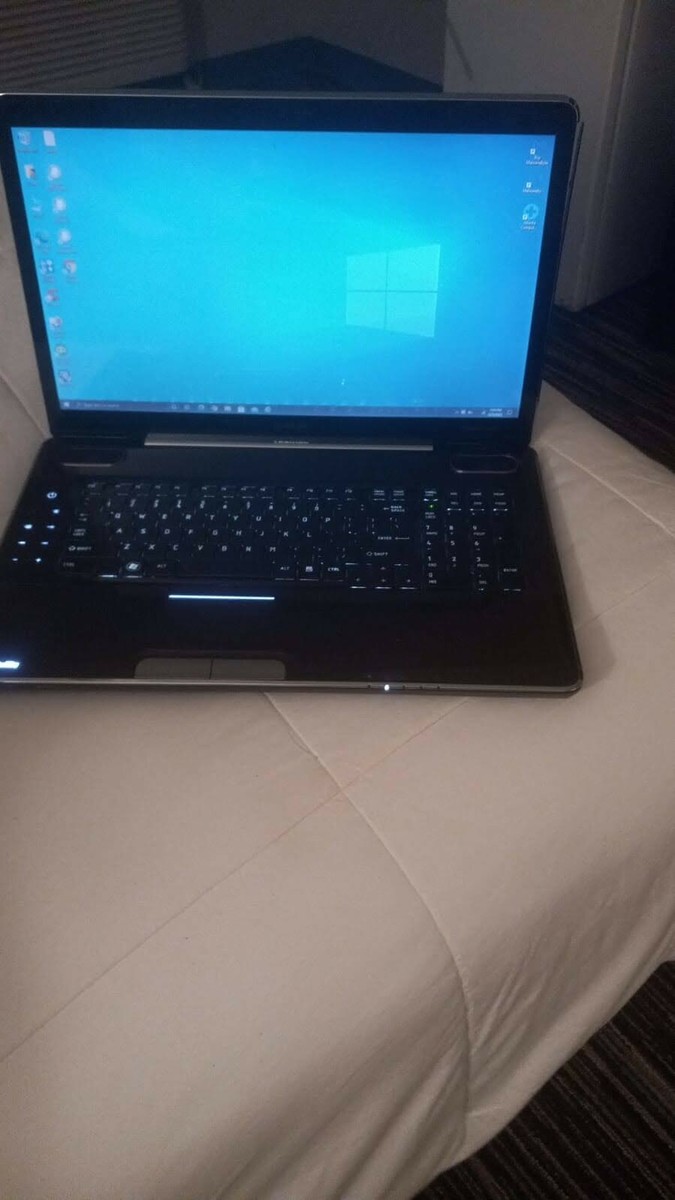 toshiba laptop satellite 18.4in screen 500gb hard drive 6GB