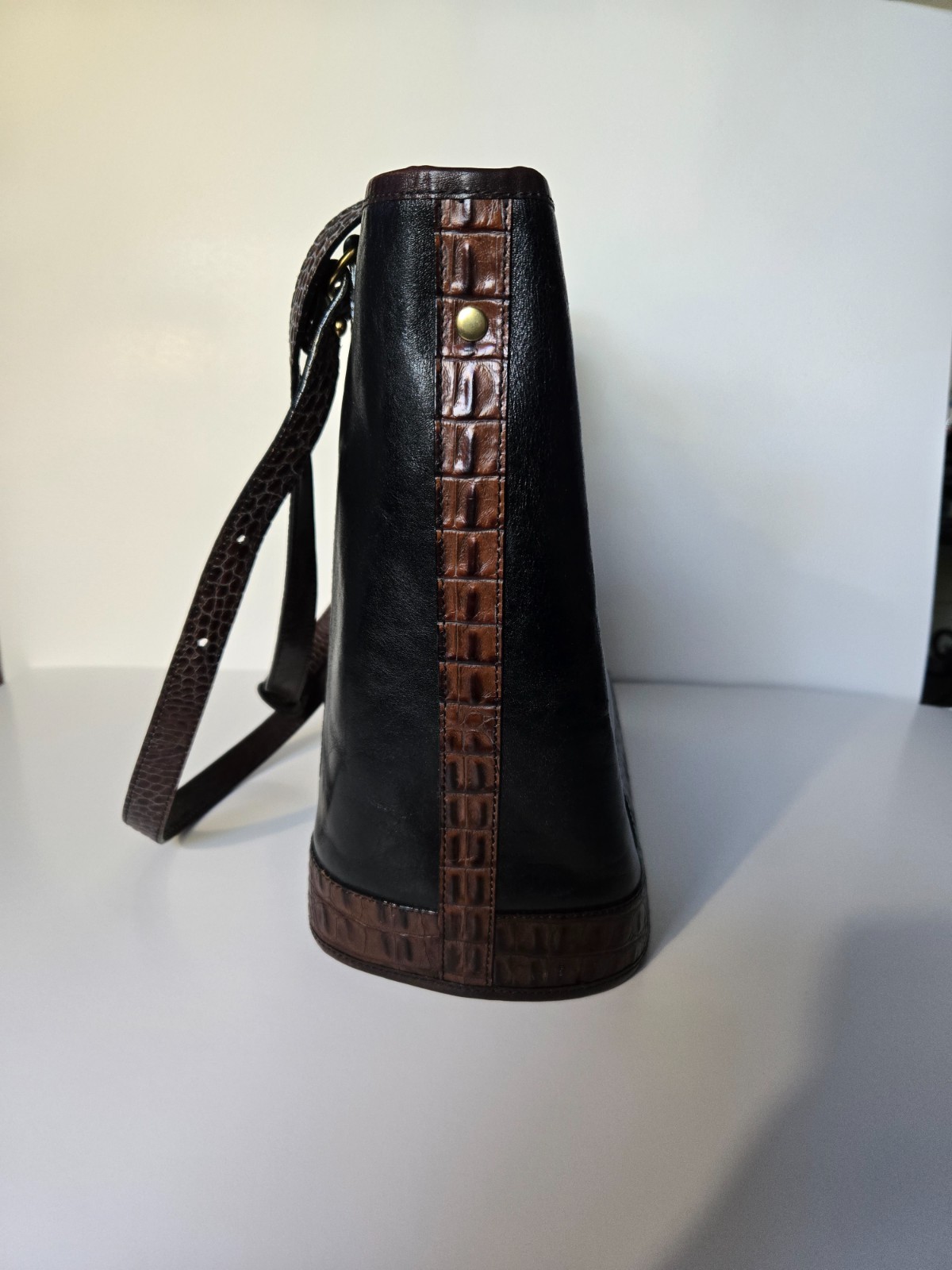 Vintage Brahmin Crocodile-Embossed Leather Handba… - image 1