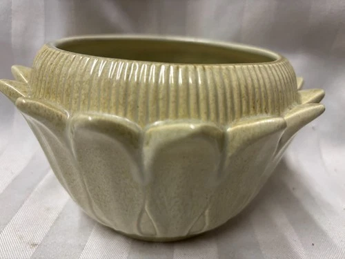 Red Wing USA 750 Light Green Bowl or Planter