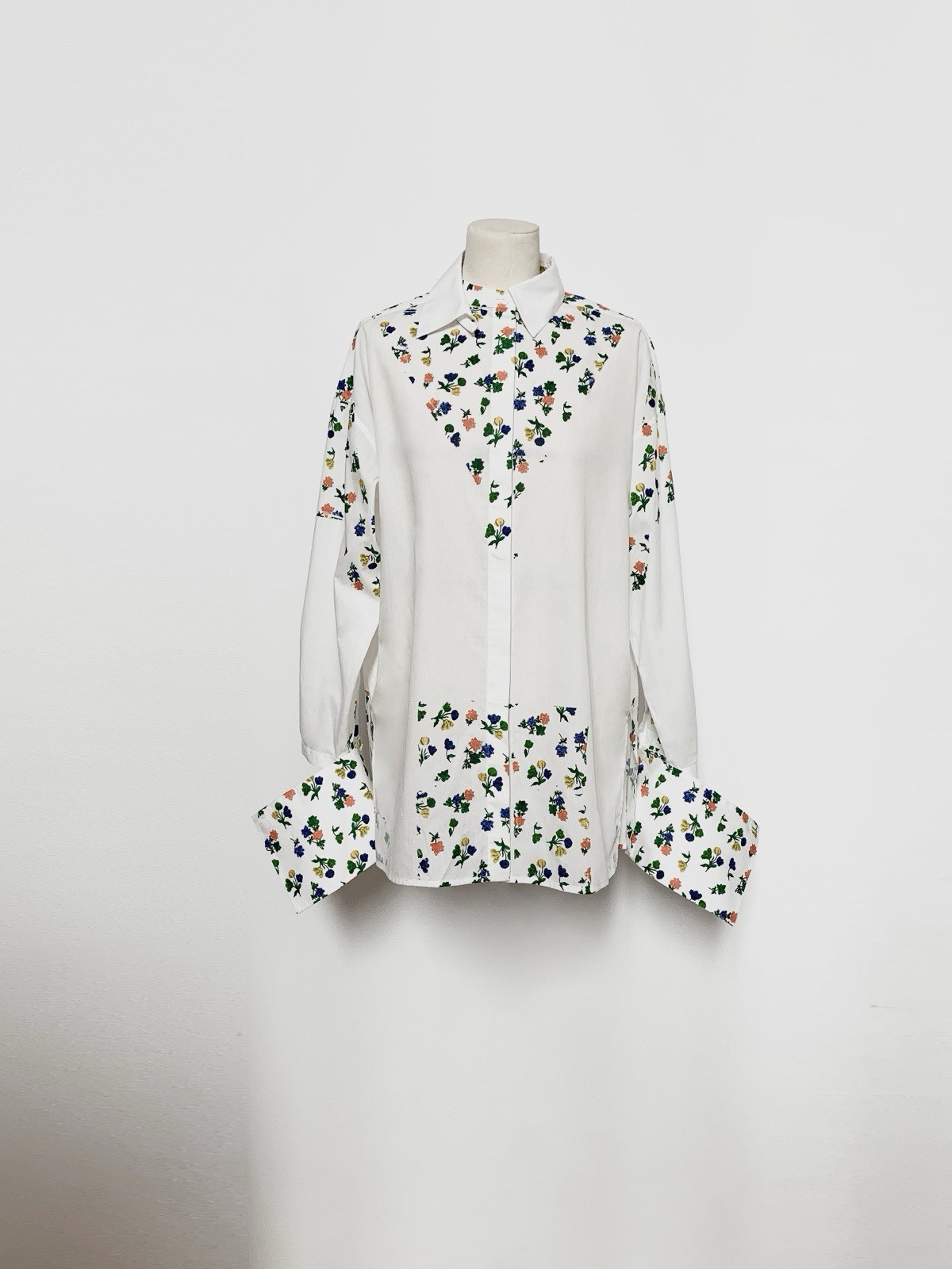 LOEWE by JW ANDERSON printed shirt. Size: 34 FR. RRP.: 1.650€