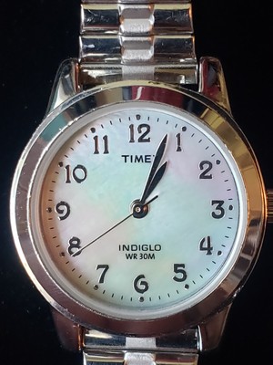 Timex T2M826 Indiglo Womens MOP Silvertone Expansion Watch  display picture 2