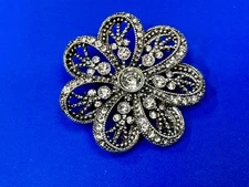 Jeweled Flower shaped silver tone Premere Designs PD signed vintage brooch pin 