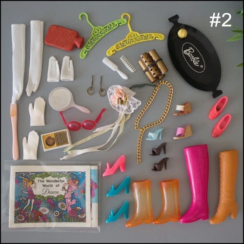 🤩#2 LOT Barbie Friends Shoes Gloves Jewelry Accessories Japan Vtg 1960s+🎁