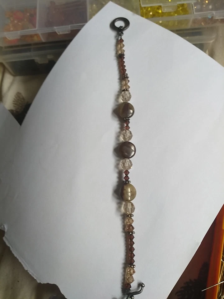 Antiguo brazalete de cuentas de vidrio plateado y marrón de 8" pulgadas con cierre de palanca hecho a mano ¡Nuevo! Foto 2 de 4