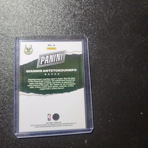 2023 Panini Vatertag - #8 Giannis Antetokounmpo - Bild 2 von 2