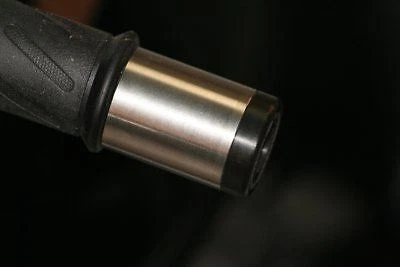 Barra R&G deslizadores extremos negros Suzuki GSX1300R Hayabusa 2001 - 2007 Foto 4 de 4