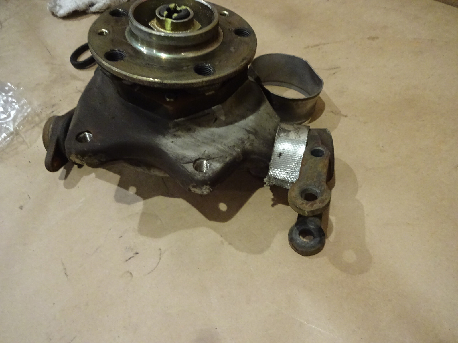Ferrari 355 - RH Front Hub Spindle Knuckle - - P/N 167484