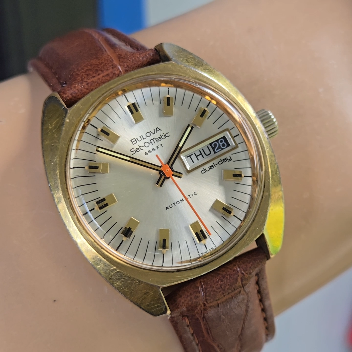 Vintage BULOVA set-o-matic 666 FT men's automatic watch day/date