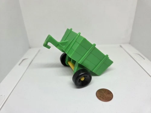 Vintage Fisher Price little people green cart/wagon for Farm/tractor