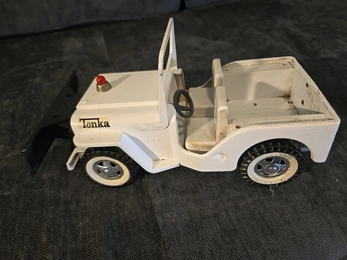 Vintage 1960's pressed steel tonka AA jeep/truck  with plow made in USA