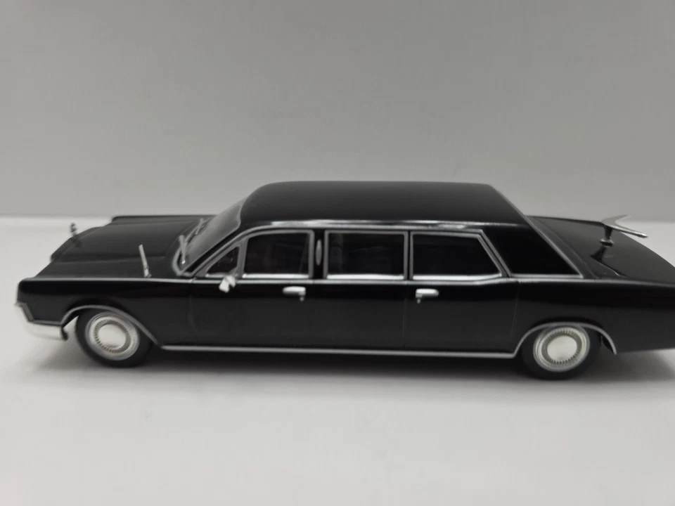 Lincoln Continental Los Angeles 1967 limusina modelo fundido a presión, IXO, 1/43 negro Foto 2 de 4