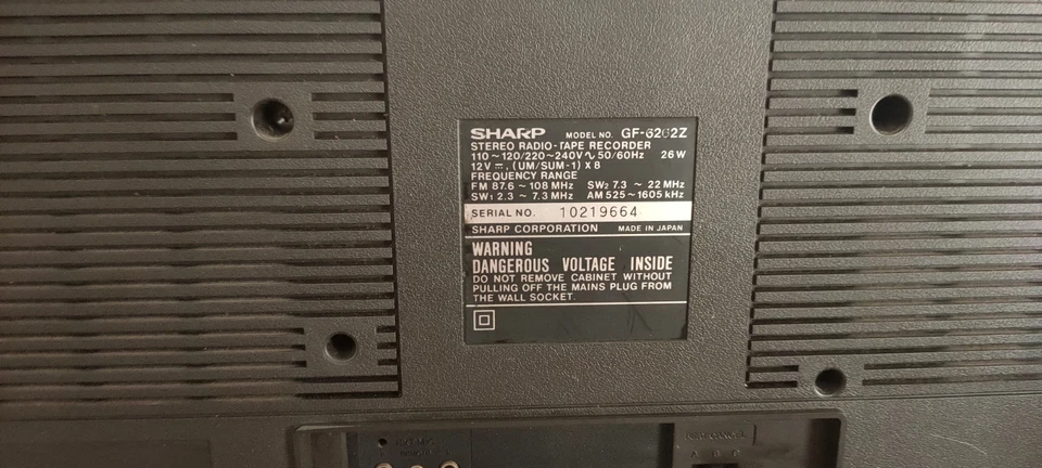Sharp GF-6262 Metal Boombox Am/Fm Radio & Tape Recorder - Immagine 3 di 4